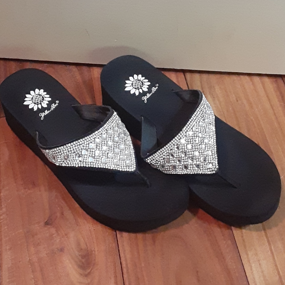 Yellow Box Flip-flops